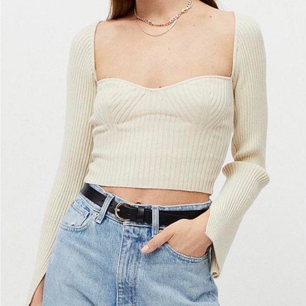 urban outfitters ribbed flare sleeve juliet sweetheart sweater 🍦